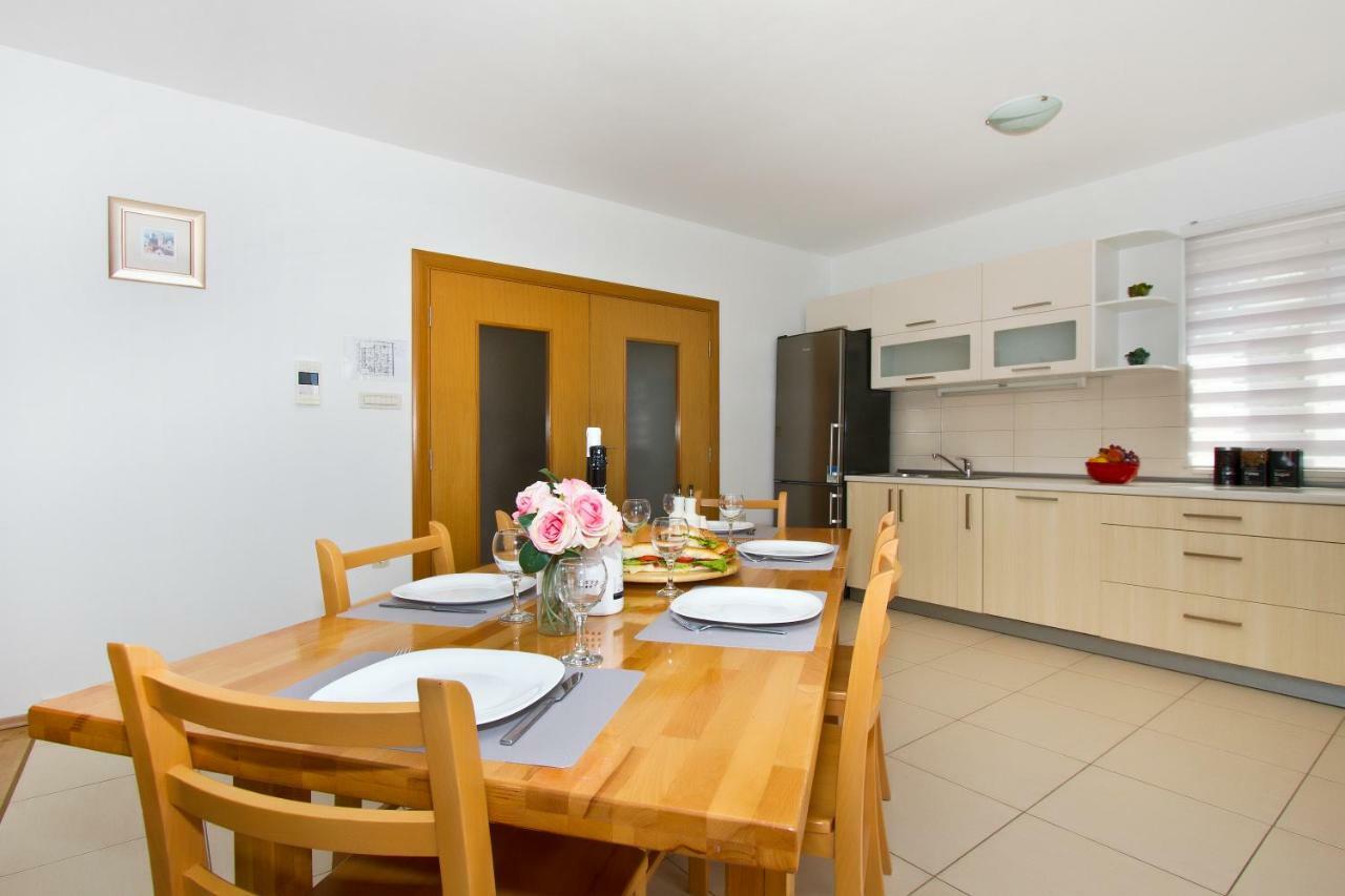 Villa Omis Michy - Family House For Big And Small Groups Ngoại thất bức ảnh